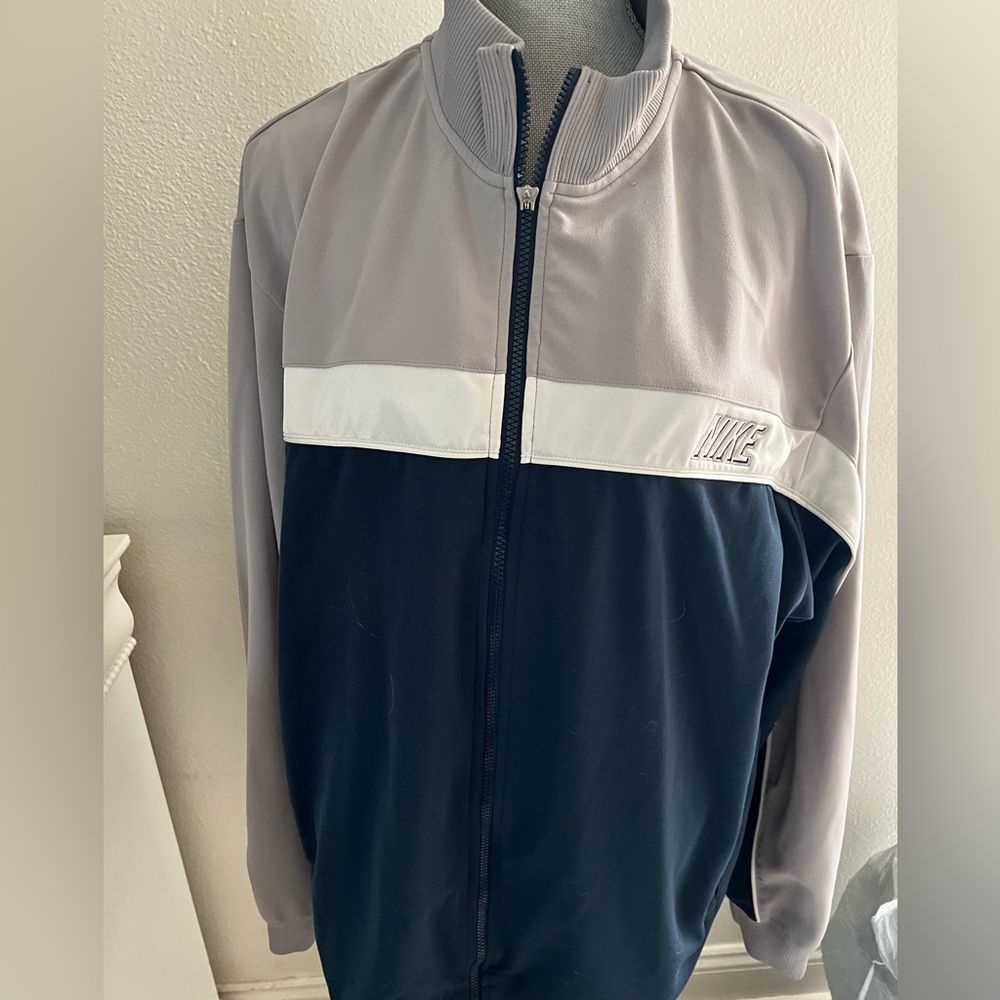 - Gray and Black Mens Xl Nike Coat Blue Gray White Missing Zipper Pull